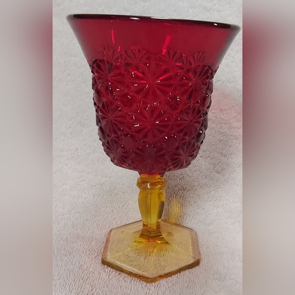 Daisy and Button Amberina goblet - Picture 1 of 5